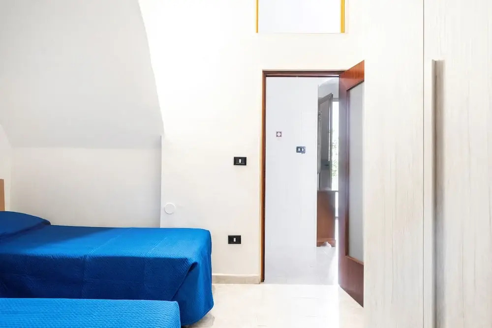 4196 Tina House & Parking by Barbarhouse