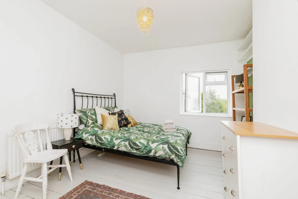 Spacious 6-bed Family Retreat Bristol