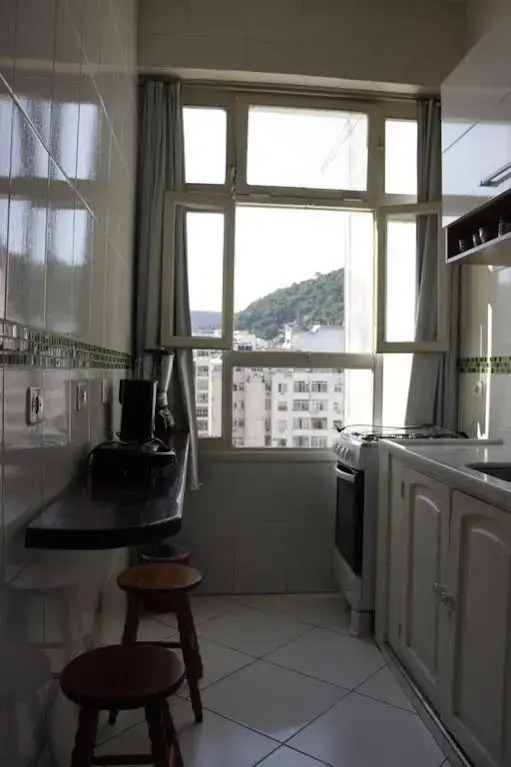 Apartment in Copacabana 50m From the Beach Cavirio Sc201