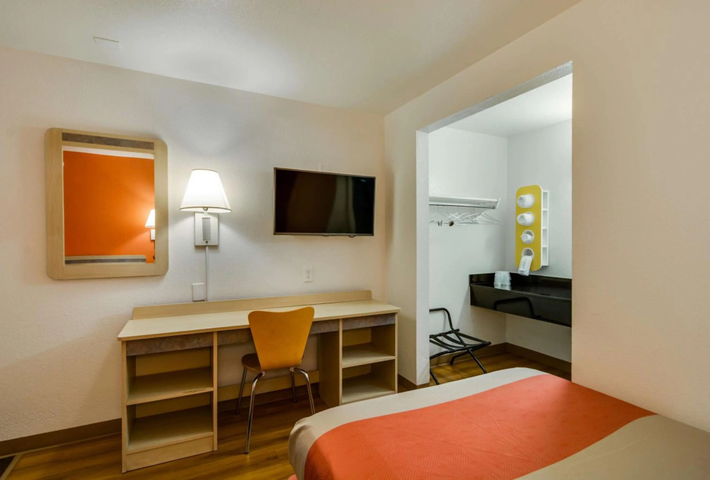 Motel 6-Schiller Park, IL - Chicago OHare
