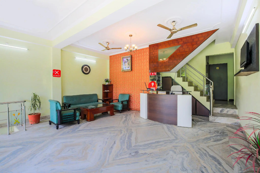 OYO 7794 Hotel Raghukul