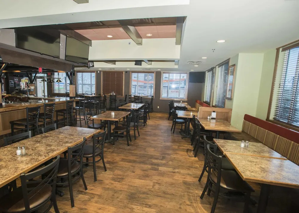 Lakeview Inns & Suites - Fort Saskatchewan