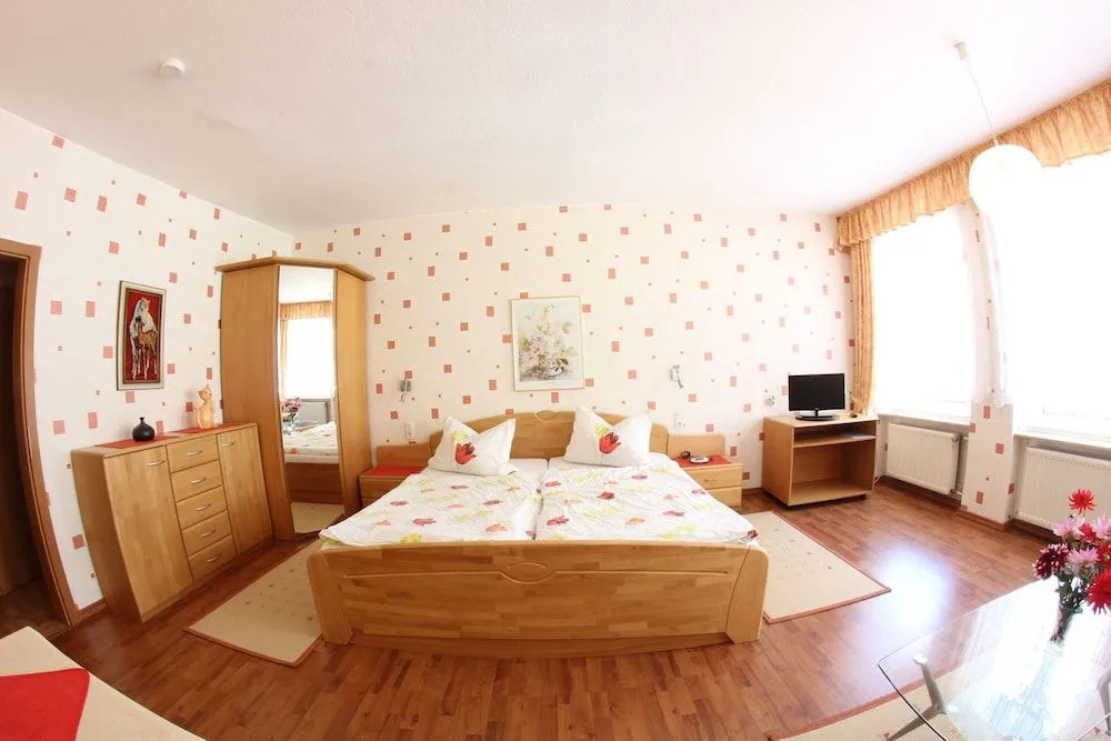Ferienwohnungen und Appartements - Haus Budinger