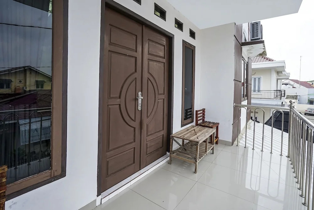 OYO 90595 Ferezsa Kost Syariah