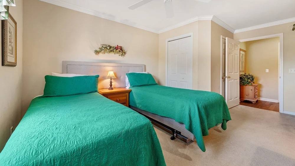 10th Hole Condo- Great Golf Getaway 2 Bedroom Condo by Peace Vacations