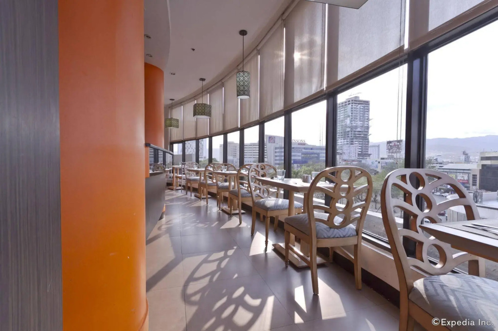 Summit Circle Cebu