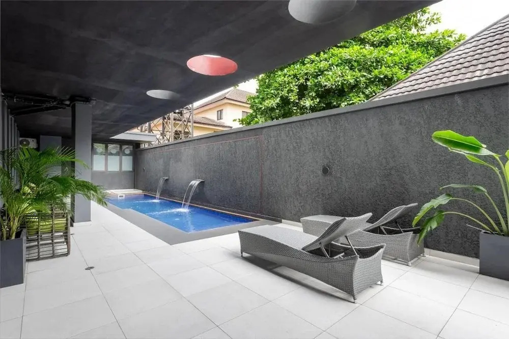 Four-Two Africa Lane Luxury Apartment