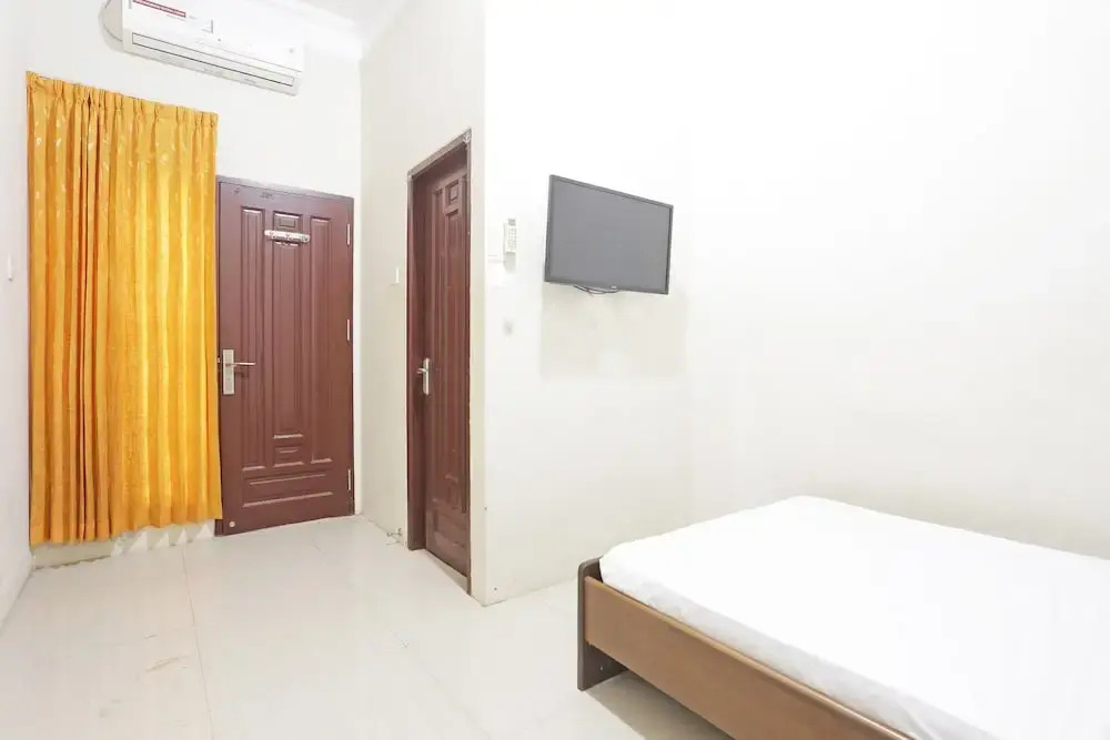 SPOT ON 92037 Jokotole 2 Homestay