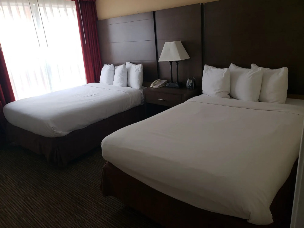 Birch Hill Suites Detroit-Warren
