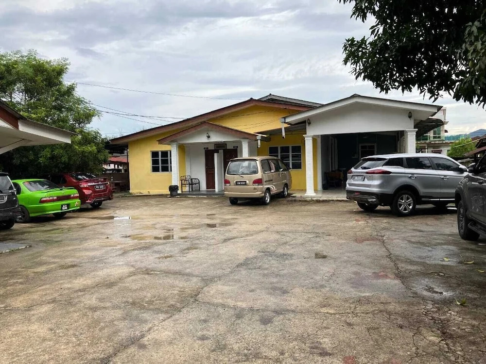 OYO Homes 90600 Ummi Chalet Dungun