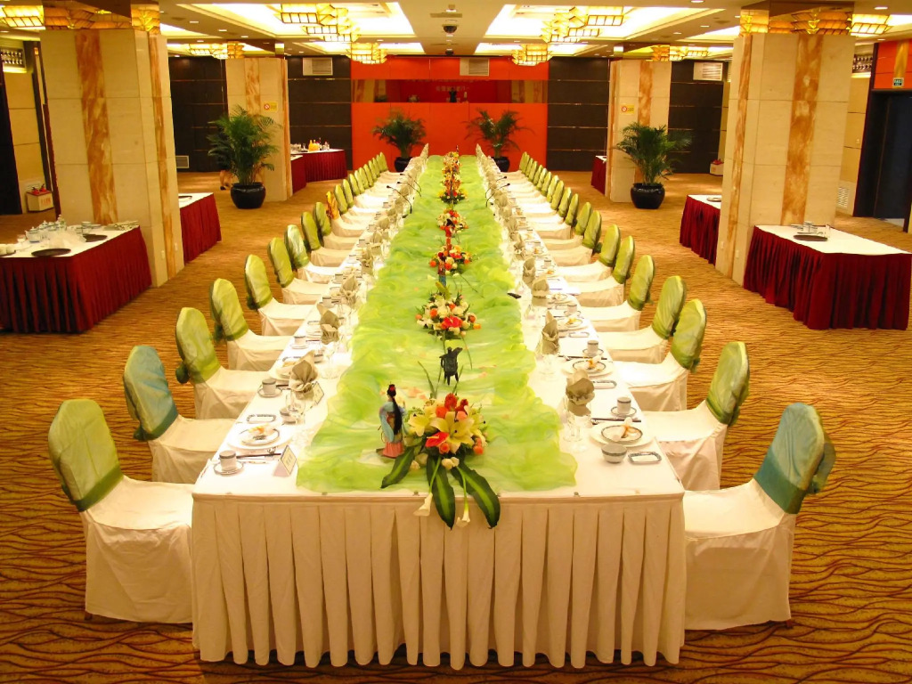Howard Johnson Ginwa Plaza Hotel