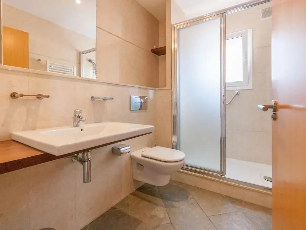 Fantastic Large Holiday Home With Pool for 8 People in Rosas