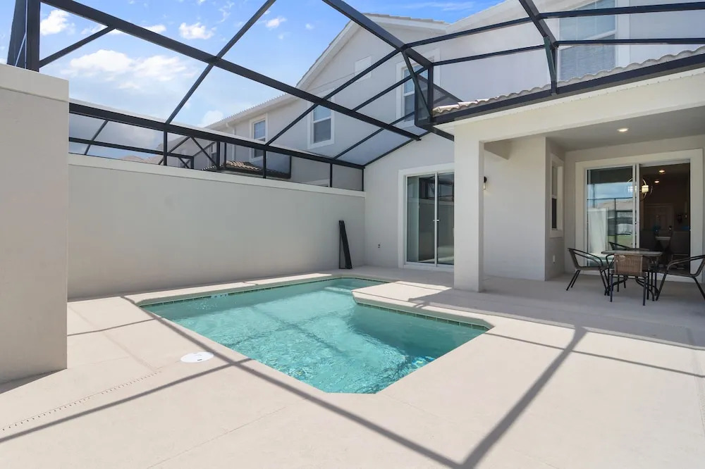 Four Bedroom Close to Disney w/ Screened Pool @StoreyLake 4910