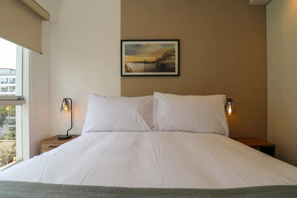 w Deluxe 3BR Duplex w Balcony in Miraflores