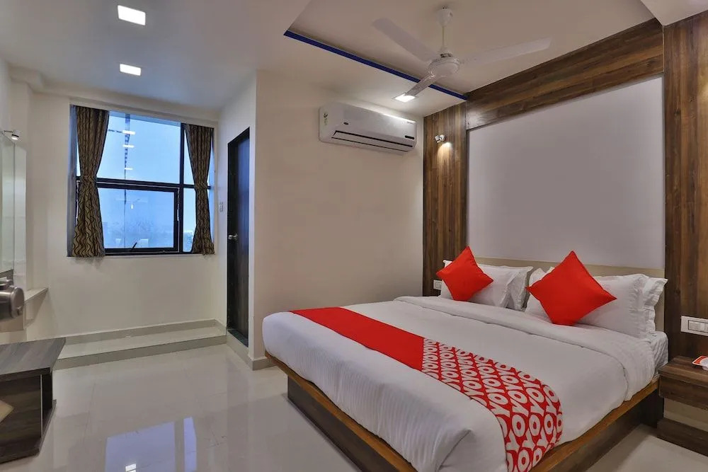 OYO 26476 Hotel Meridan Palace