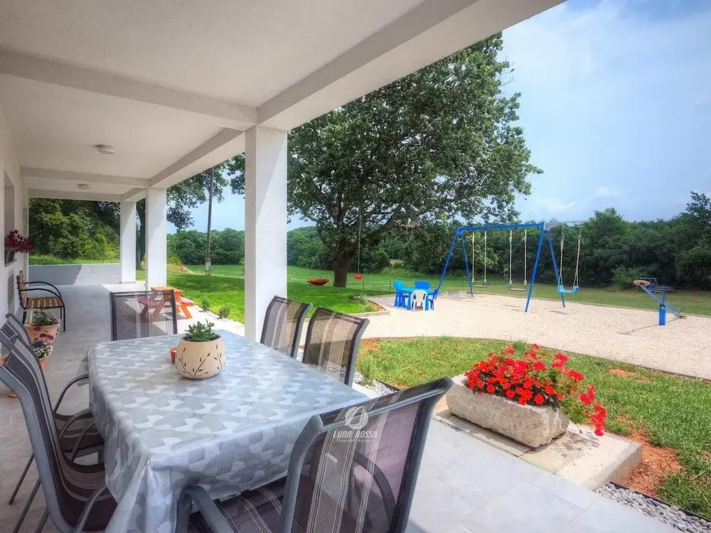 Apartment in Valtura With Family-friendly Yard