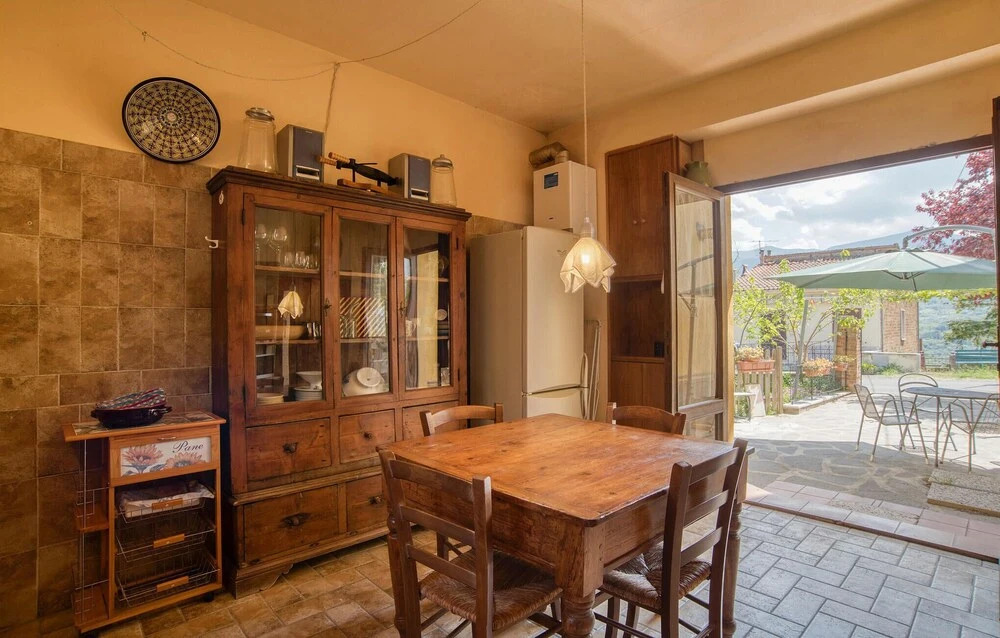 1 Bedroom Cozy Home In Montegiovi