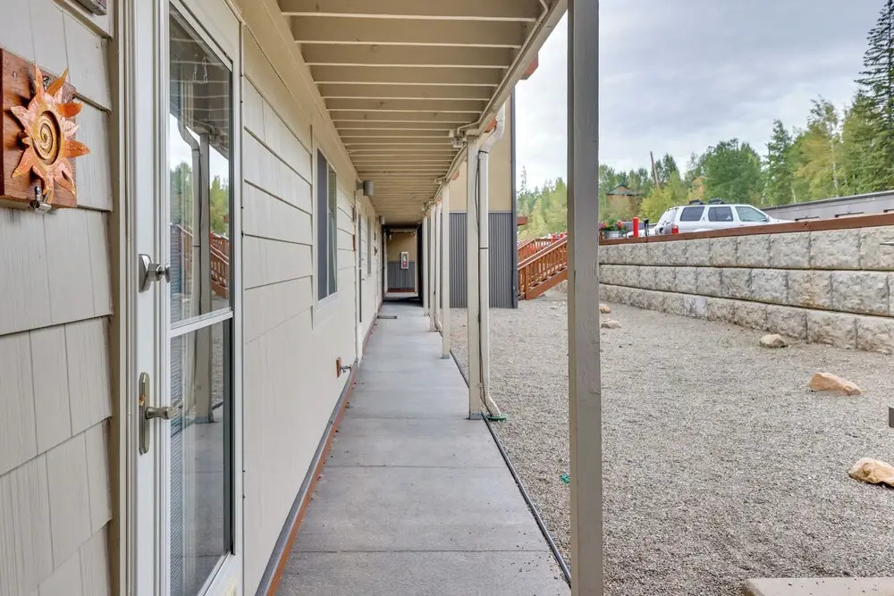 Silverthorne Condo w/ Lake Views: 10 Mi to Skiing!