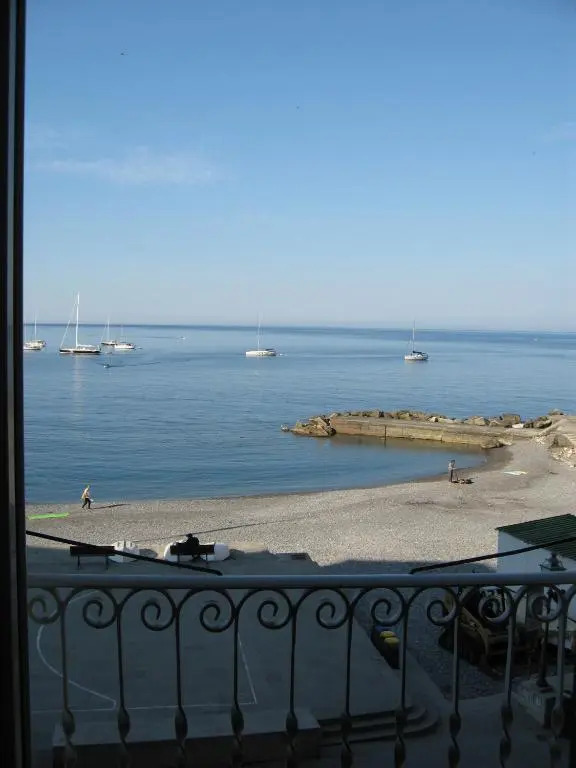 Casa Sea Life, Beachfront with Parking