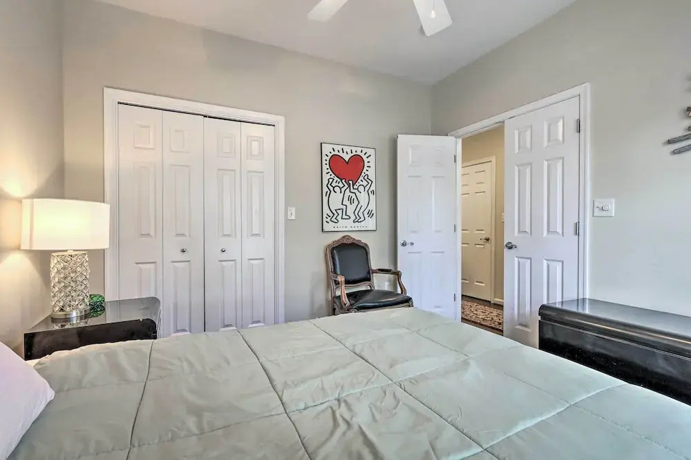 2 Mi to Ocean: Rehoboth Beach Townhome w/ Grill