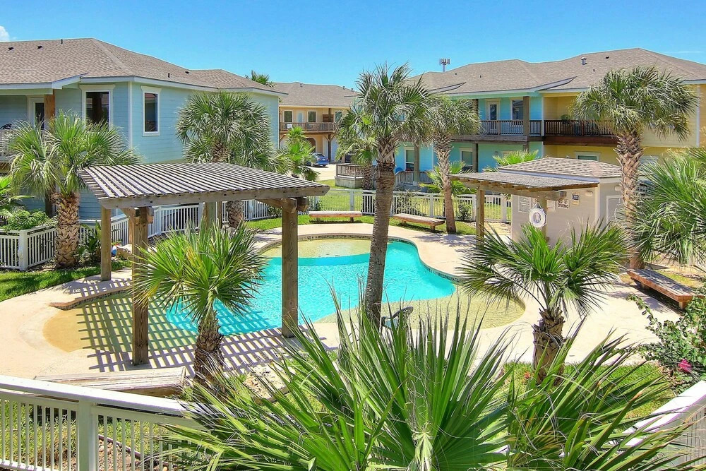 Sea Breeze 3 Bedrooms 3 Bathrooms Condo
