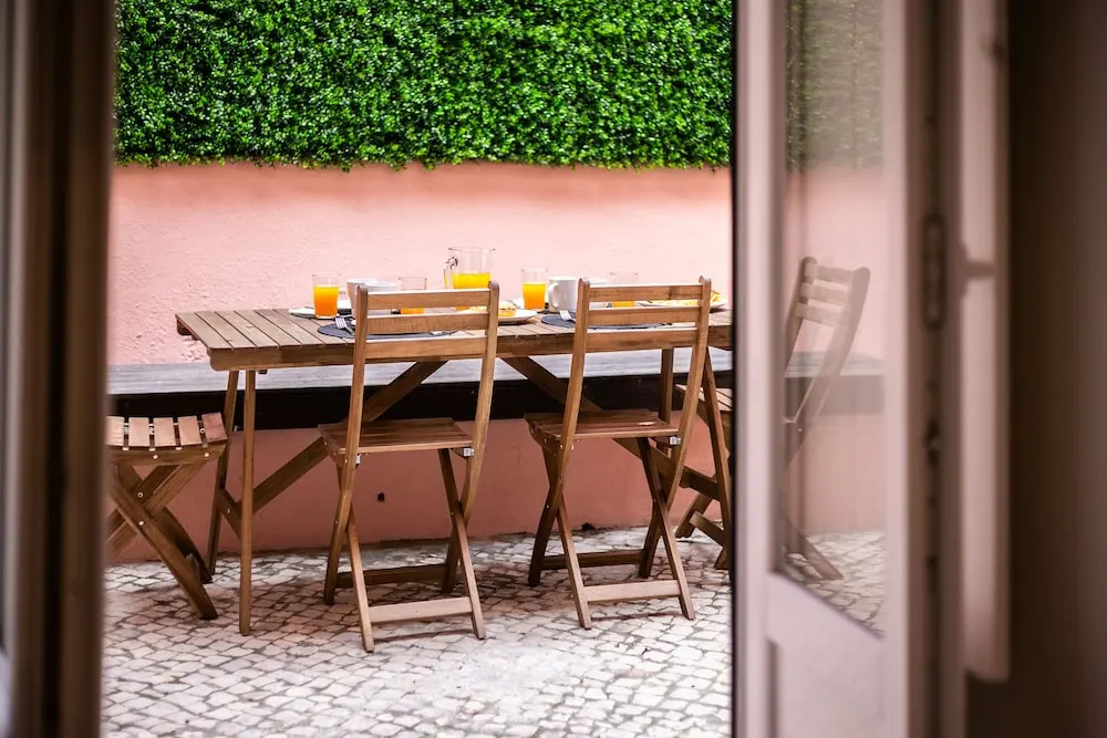 Cozy Tailor Made With a Refreshing Terrace