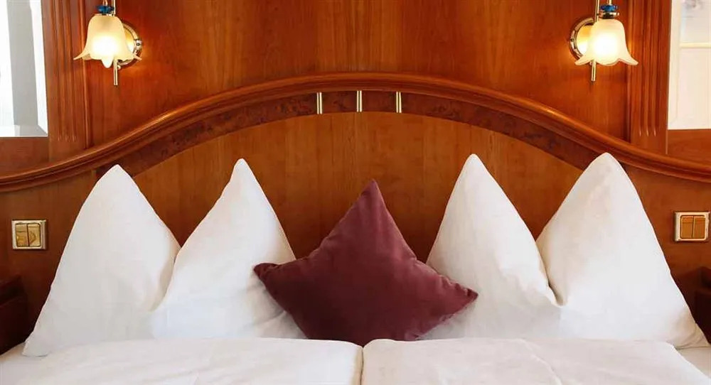 Hotel Nocturnes