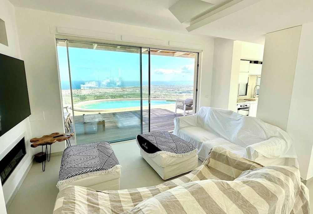Prestigious Villa Olimpo With Pool And Sea View