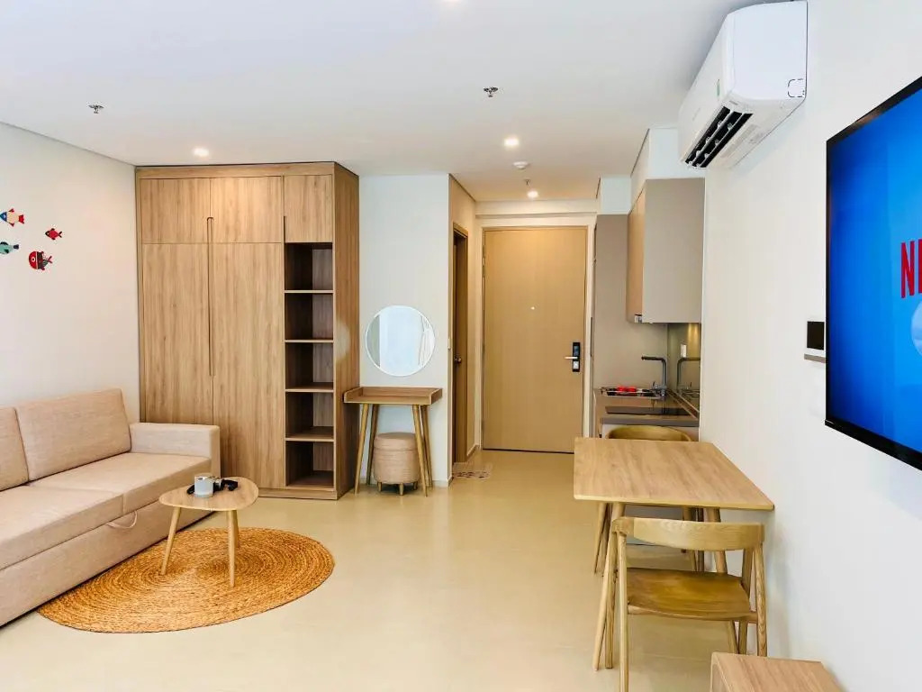 BIG SALE Louis&Jack Homie Studio 50m2 with Balcony