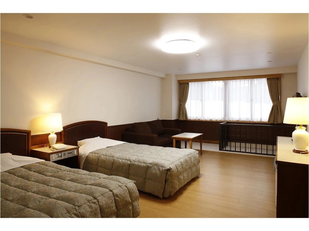 Nikko Astoria Hotel