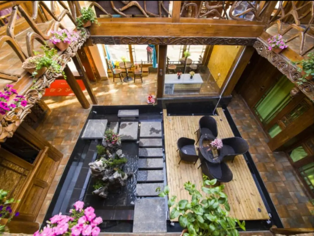 Lijiang Pengyouquan Inn