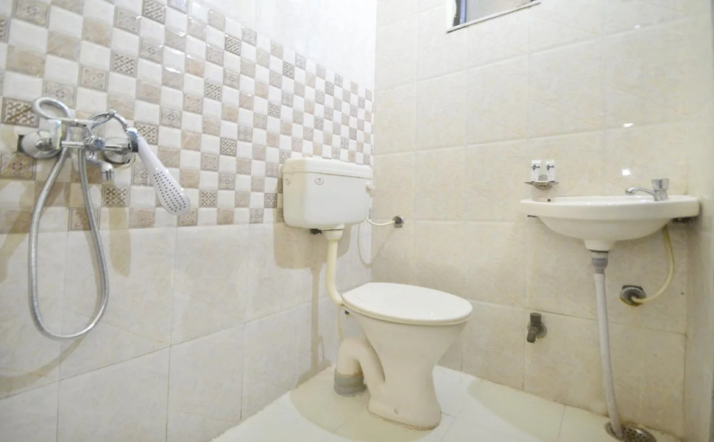 Hotel Reyansh Galaxy By OYO Rooms