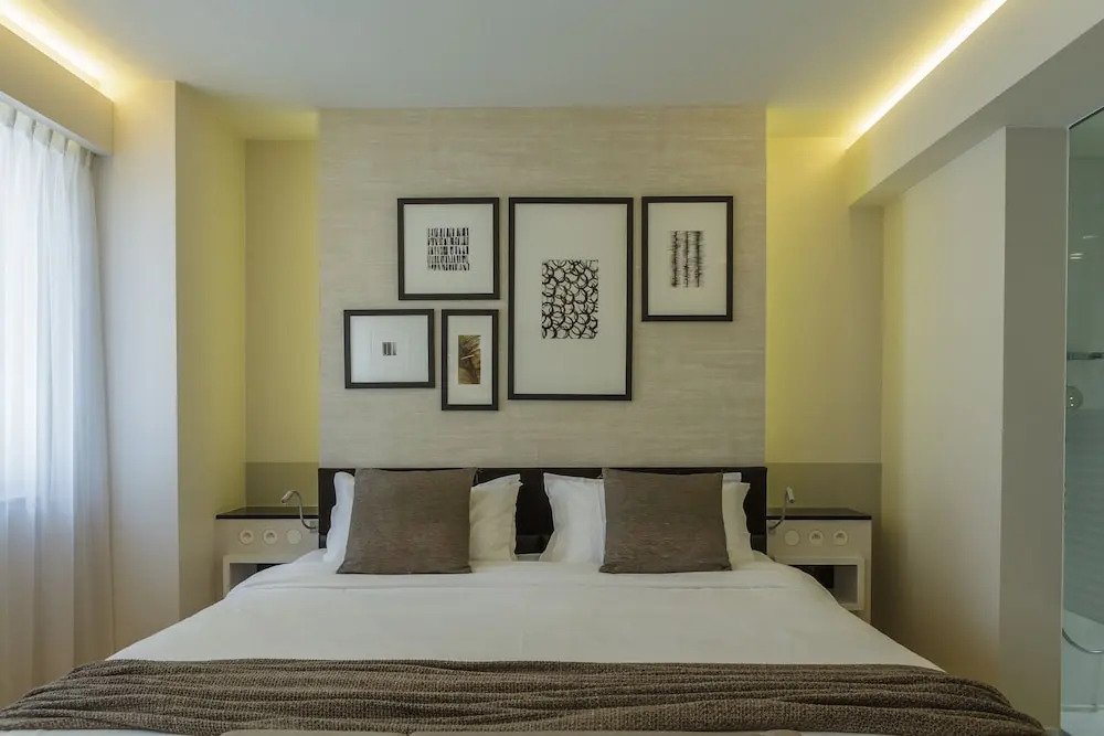 HasHotel