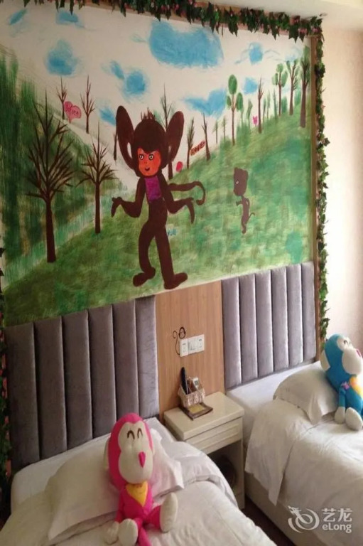 Witty Monkey Hotel