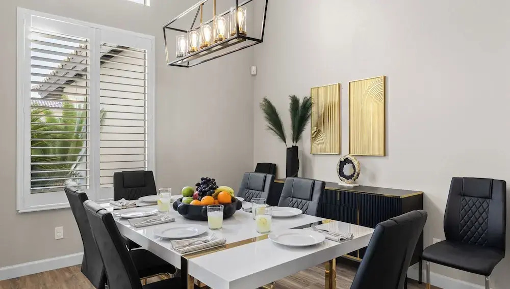 Private Pool, Chefs Kitchen & Patio Near Old Town Scottsdale Desert Luma by Avantstay