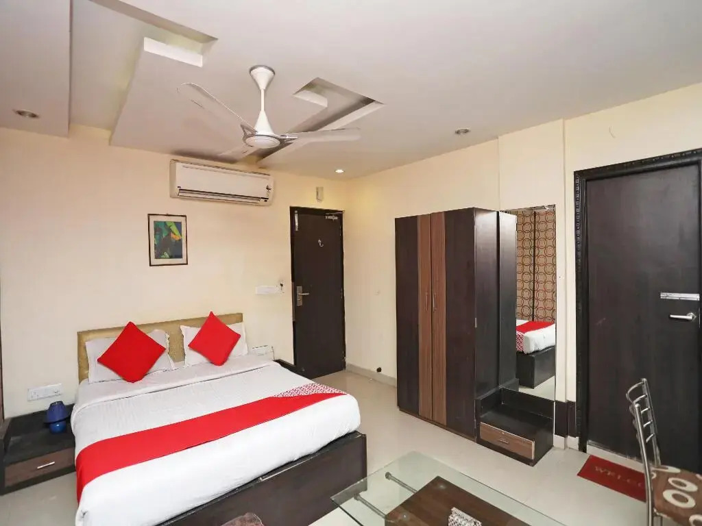 Skylark Hotel by OYO Rooms