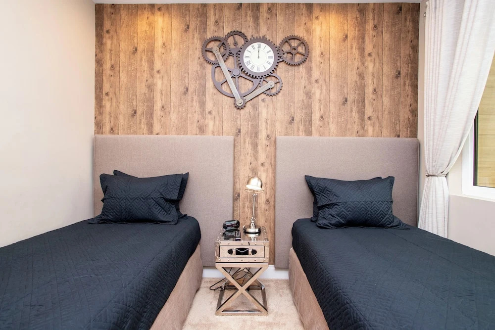 Luxury 4 Bedroom Home @ Magic Village Resort 7487