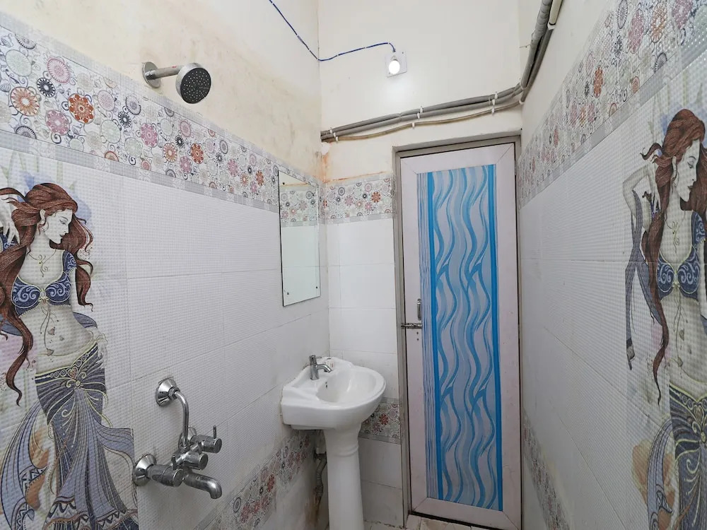 OYO 15568 Khandagiri Guest House