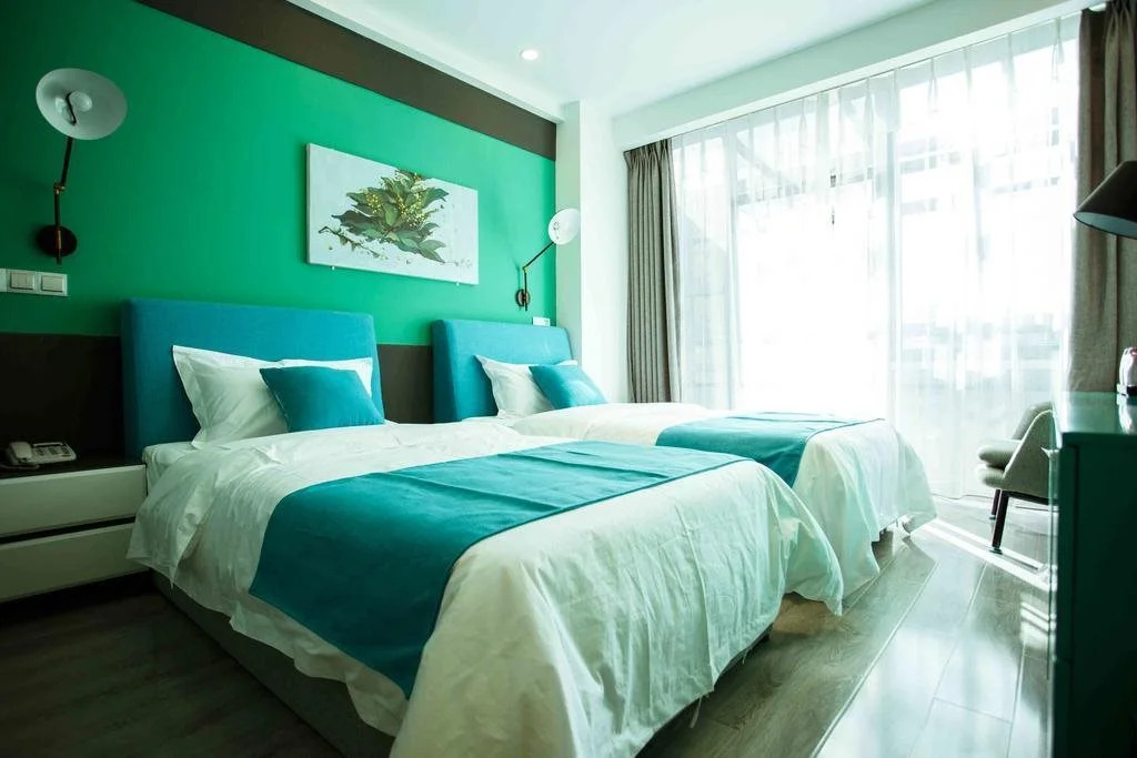 Yoghourt Hotel