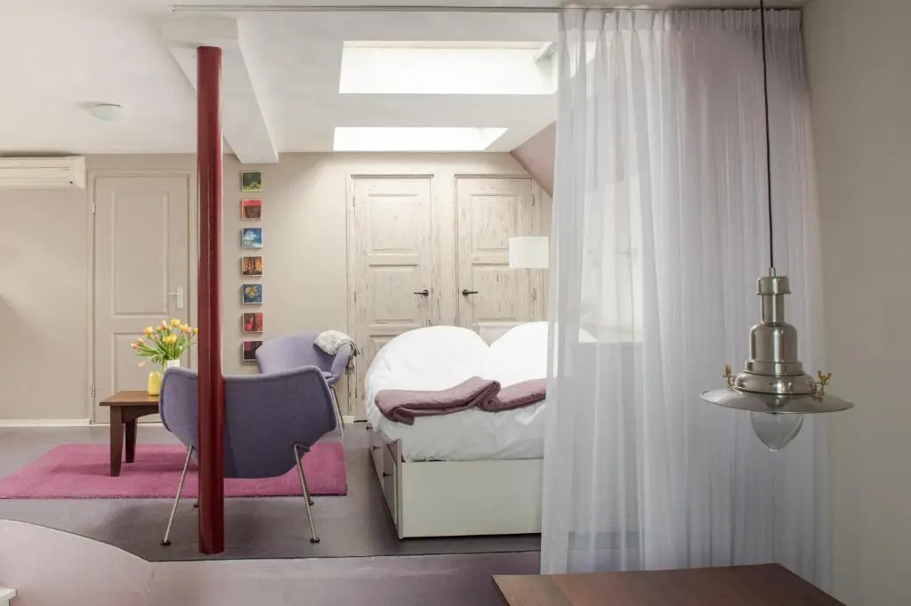 Bed & Office 050