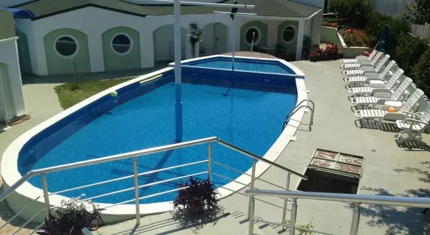 Kentavar Family Hotel