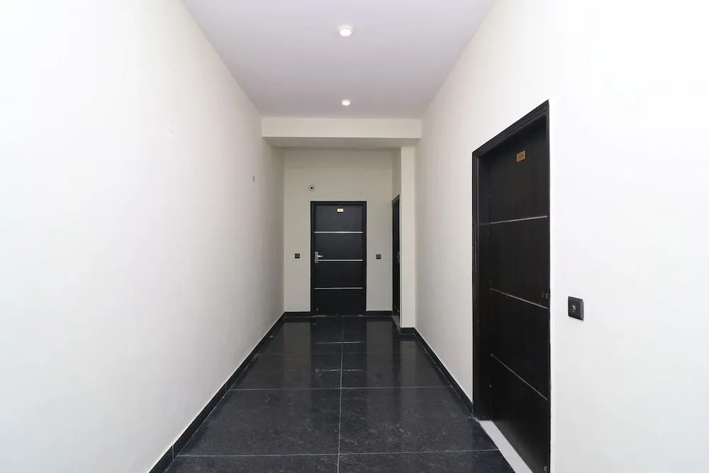 OYO 30251 Rosebury
