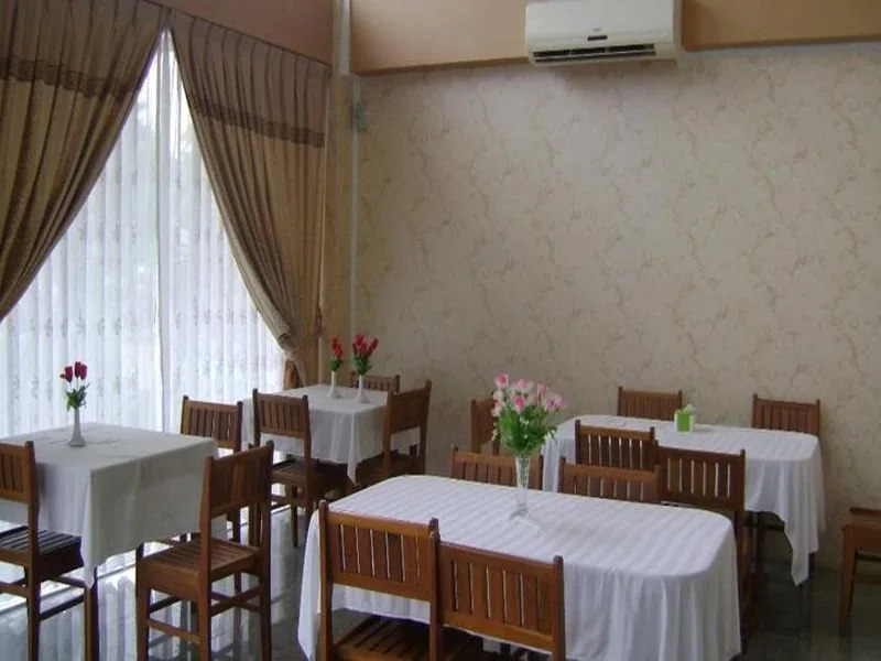 Royal Boss Hotel