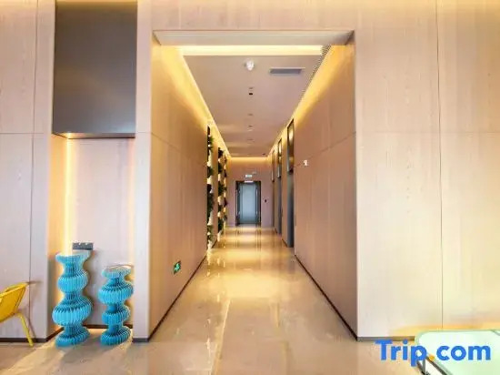Hotel Five