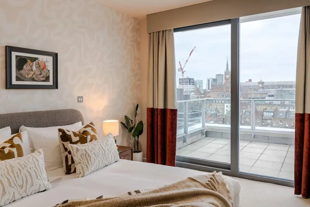 Kings Cross I Your Apartment