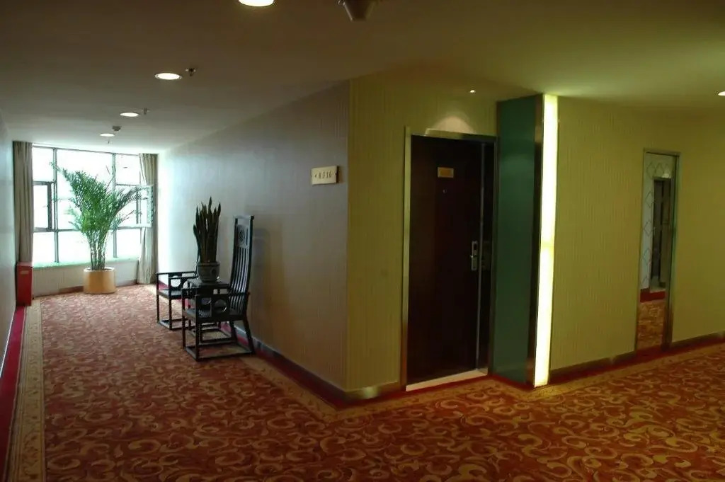 Wuzhan Business Hotel