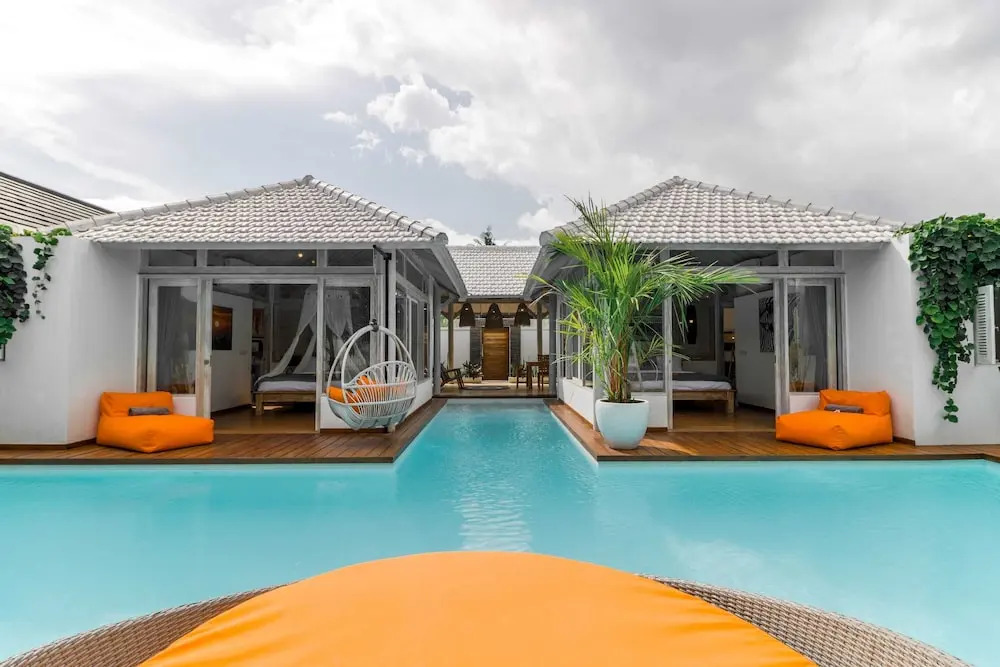 Villa Cemacase - Stylish 2BR Villa with Spacious Private Pool & Pool Table in Seseh