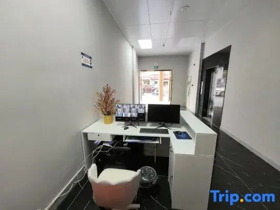 Shenzhen Qianxi Light Luxury Apartment (Xintangwei Subway Station)