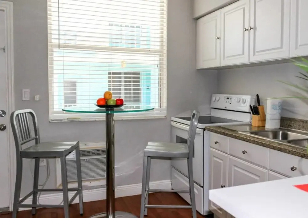 713 Miami Beach Apartments