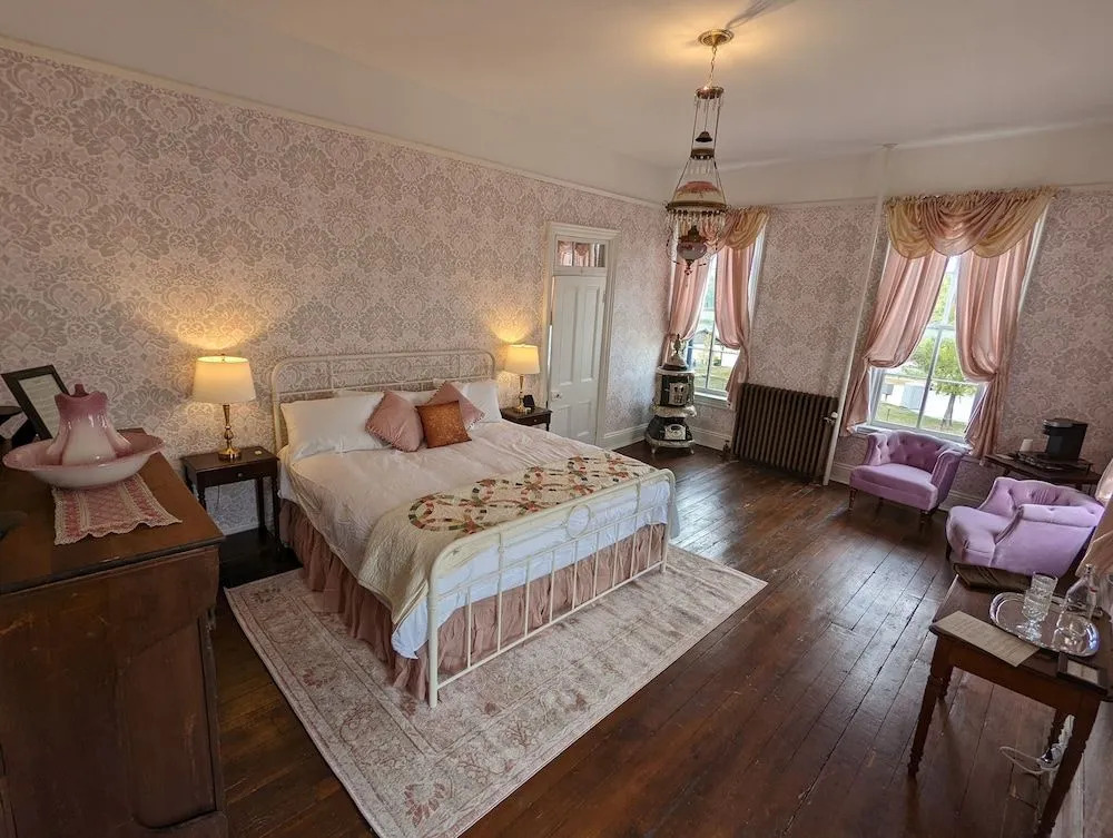 White House Hotel